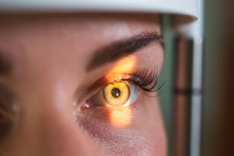 5 Signs It’s Time to See Your Eye Doctor