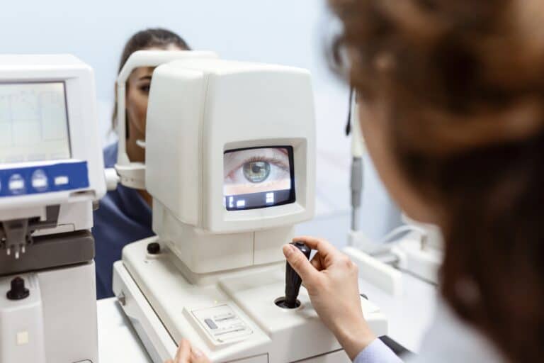, What is the Difference Between an Optometrist and an Ophthalmologist?, Vold Vision